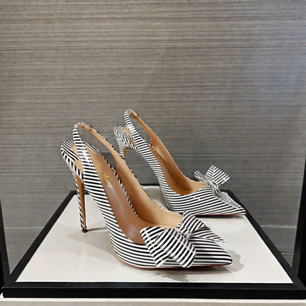 Spetsiga slingback-klackar