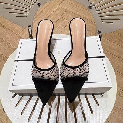 Damskor med spetsig tå och klack